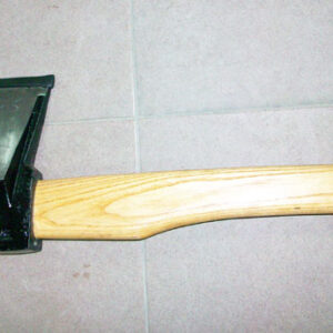 брадва тип Клин 2кг.ТОПОР дървена дръжка