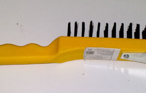 Четка телена със Стъргалка GD