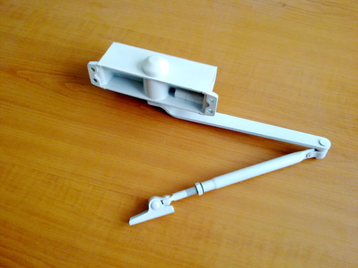 Автомат за врата бял TS 1/10